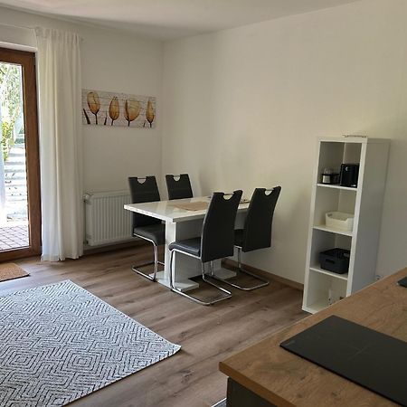 Ruhige Ferienwohnung Mit Terrasse Fuer 2 Personen Vohenstrauss Exterior foto