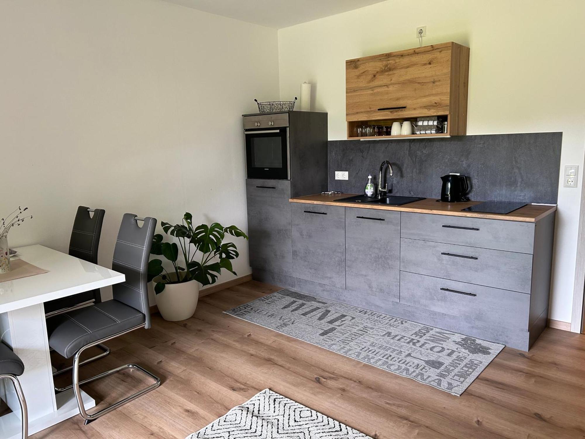 Ruhige Ferienwohnung Mit Terrasse Fuer 2 Personen Vohenstrauss Exterior foto