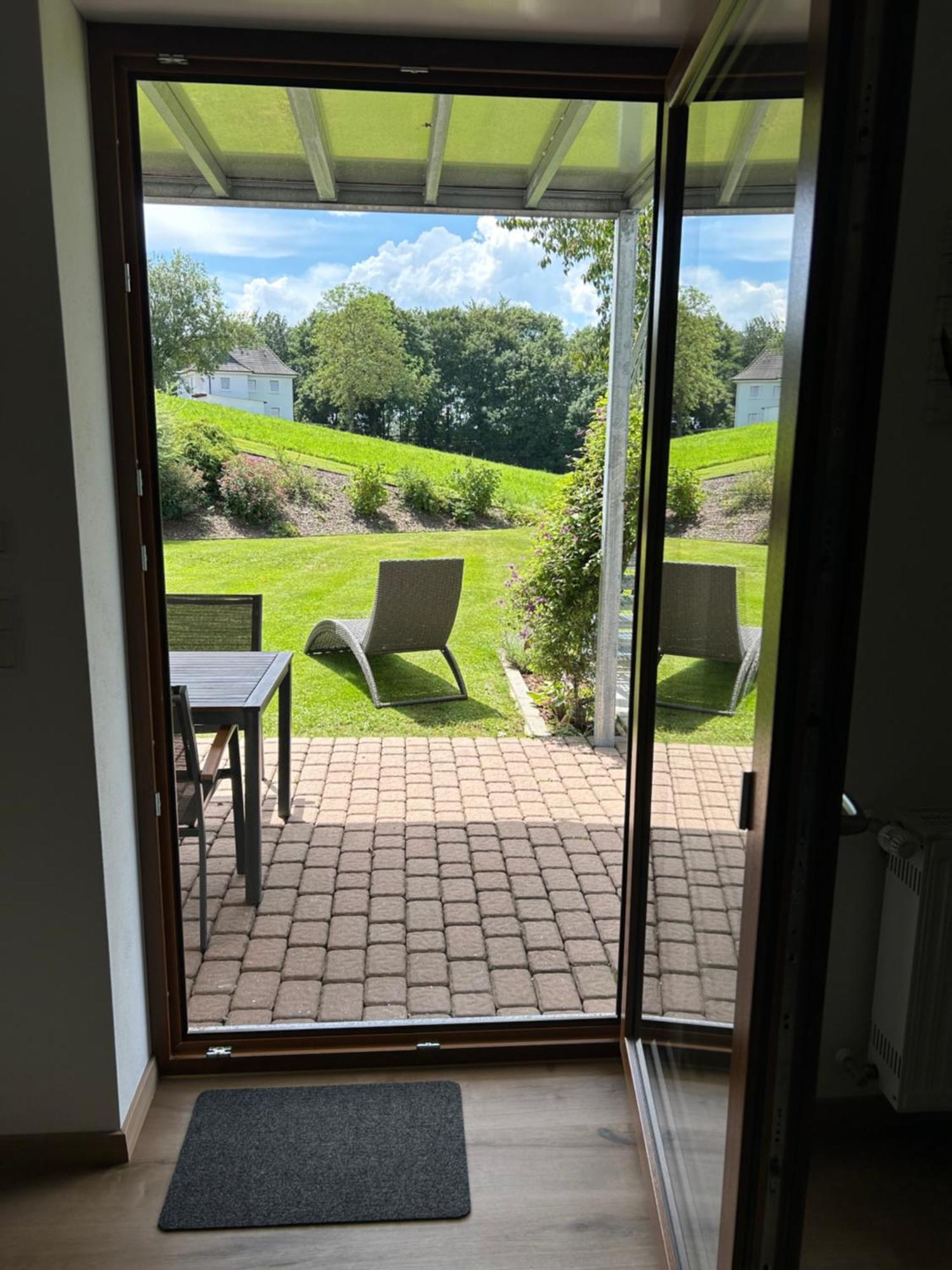 Ruhige Ferienwohnung Mit Terrasse Fuer 2 Personen Vohenstrauss Exterior foto
