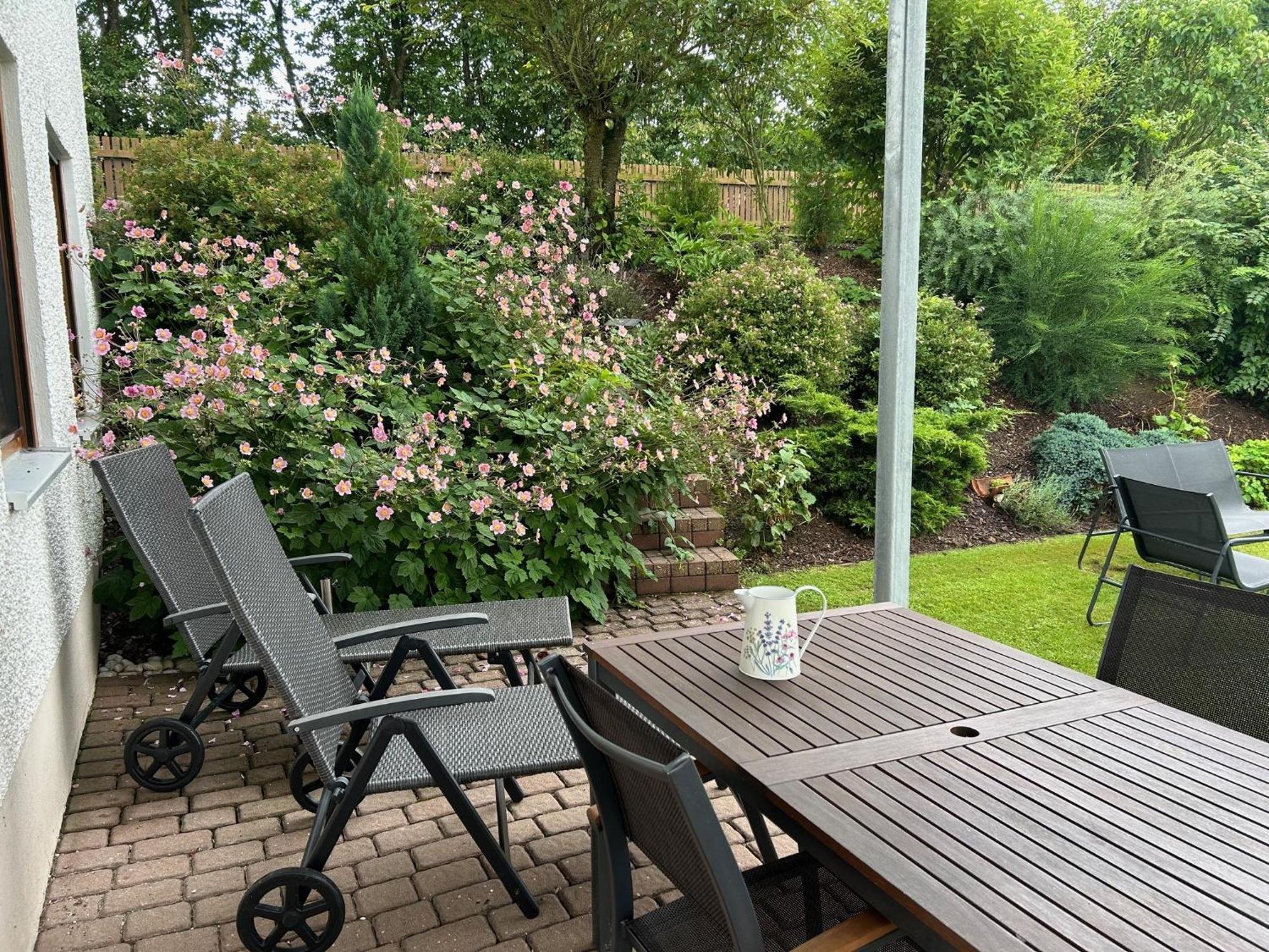 Ruhige Ferienwohnung Mit Terrasse Fuer 2 Personen Vohenstrauss Exterior foto